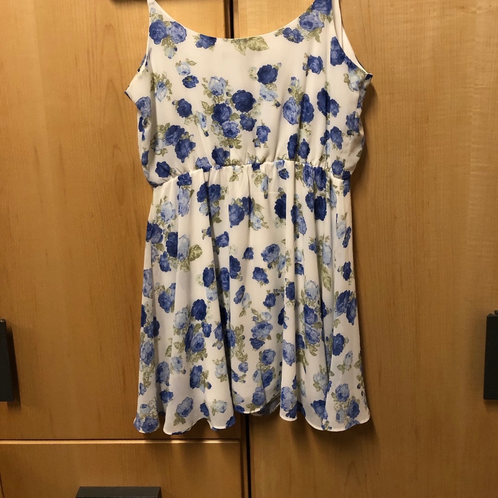 Forever 21 floral summer dress - Picture 2 of 2